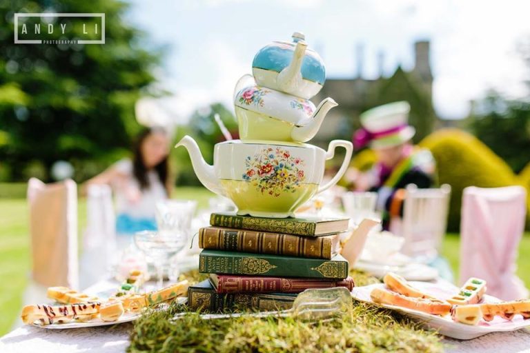 Alice in wonderland theme xpev05 768x512