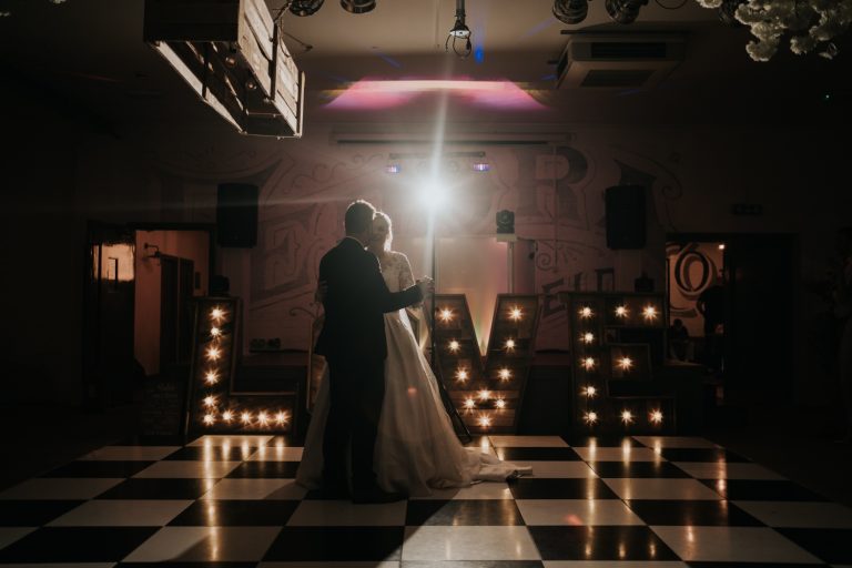 AmyTom 472 resized 20220114 015506378 768x512