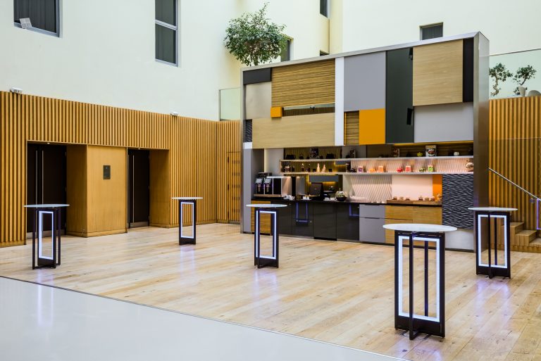 AndazLondonLiverpoolStreet Gallery Reception 768x513