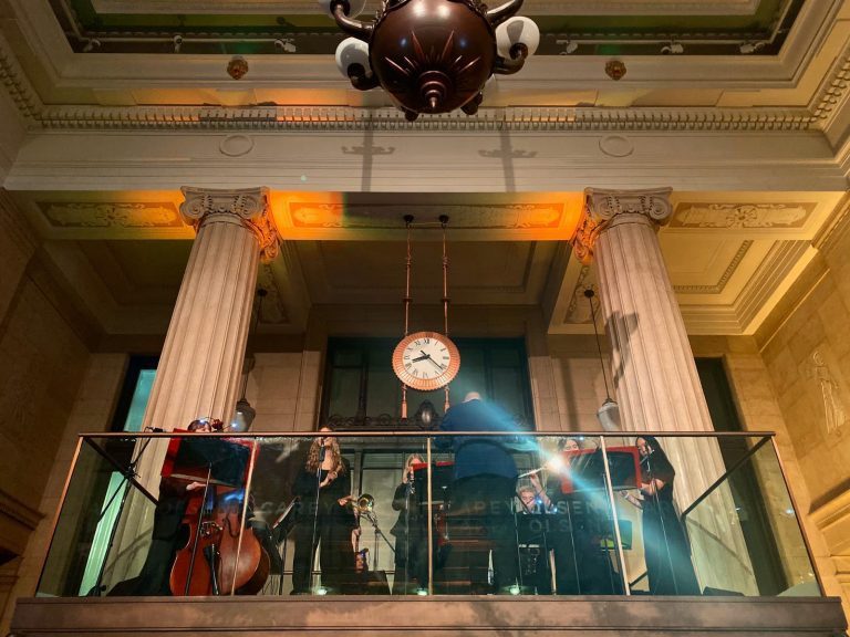 BankingHallBand 768x576