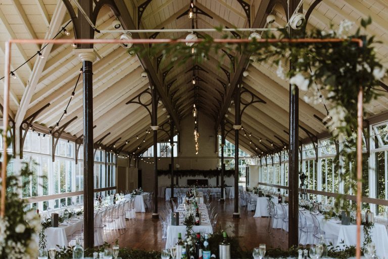 BanquetStylewithGhostChairsDanMccourtPhotographer 768x512