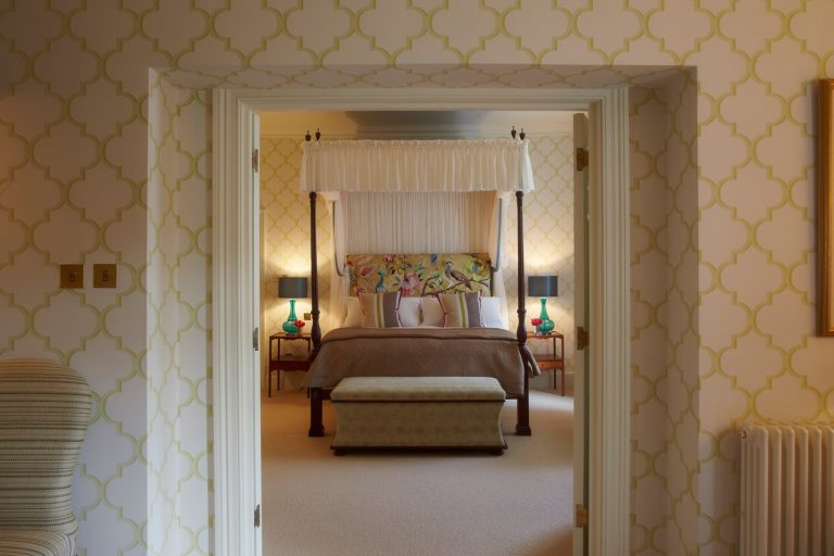 Bedroom 101 r39my8 768x512