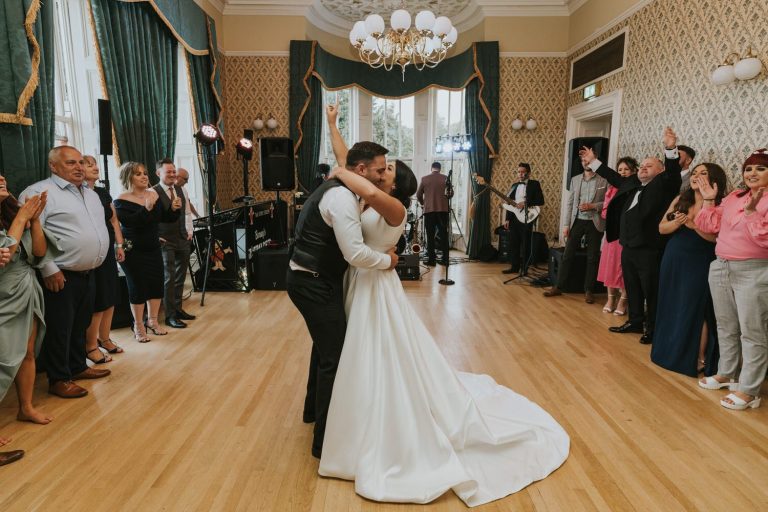 BelfastCastleWeddingPhotography91 768x512