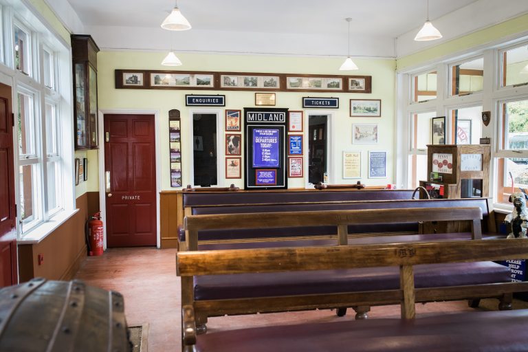 BoltonAbbeyRailwayWedding4 768x512