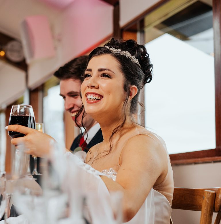 BrideGroomTT1HIGHLEGH AG 40612 768x779