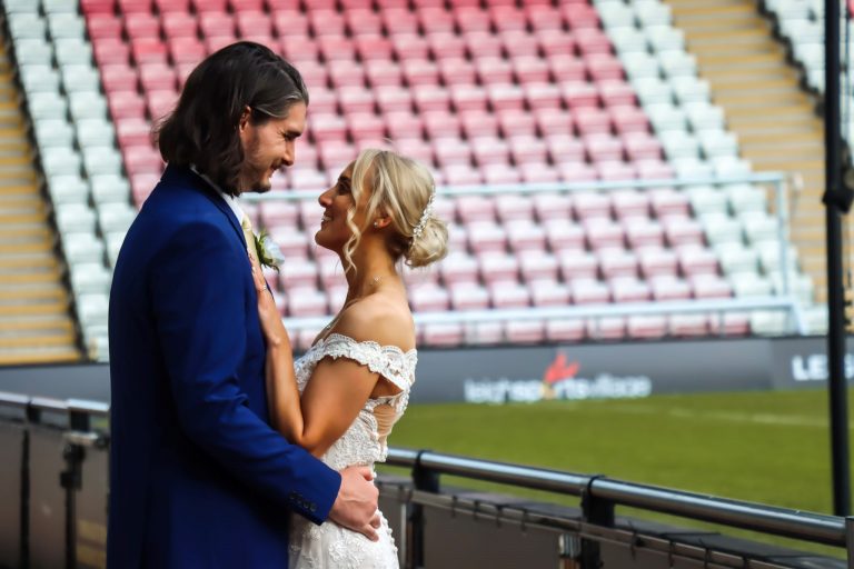 Brideandgroomstadium2 768x512