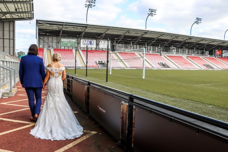 Brideandgroomstadium3 768x512