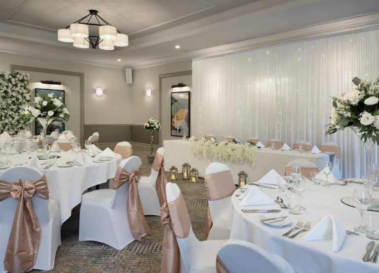 CambridgeSuiteWeddingBreakfast2 768x554