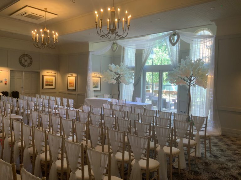 CarringtonBCeremony ChiavariChairs 768x576