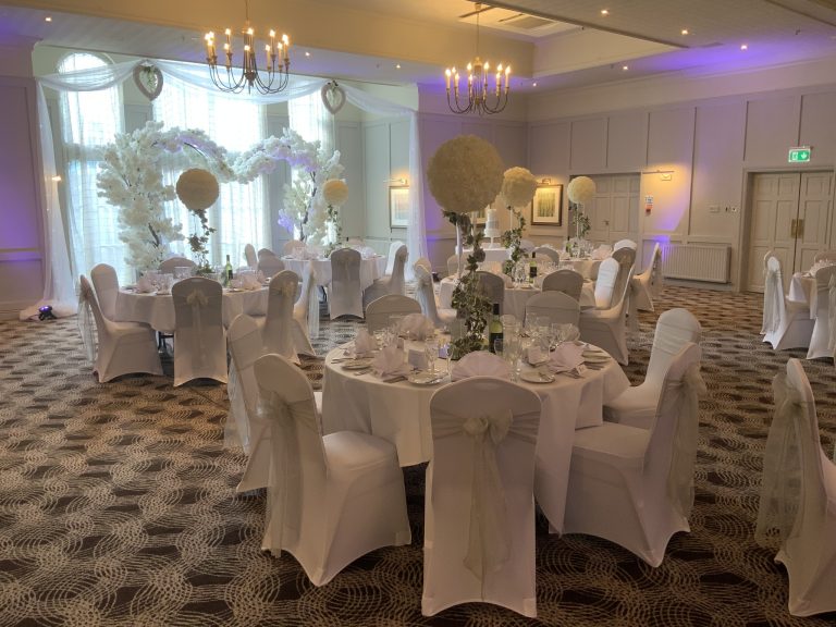 CarringtonSuite WhiteWedding 768x576