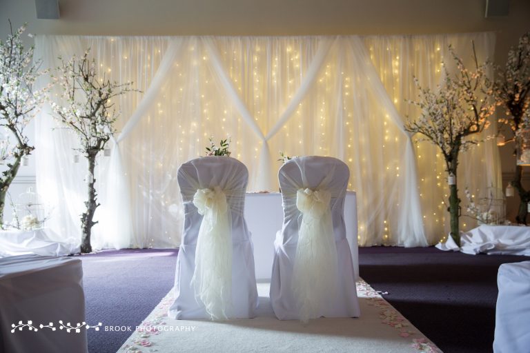 ChalfontSuiteRegistrartabledecor 768x512