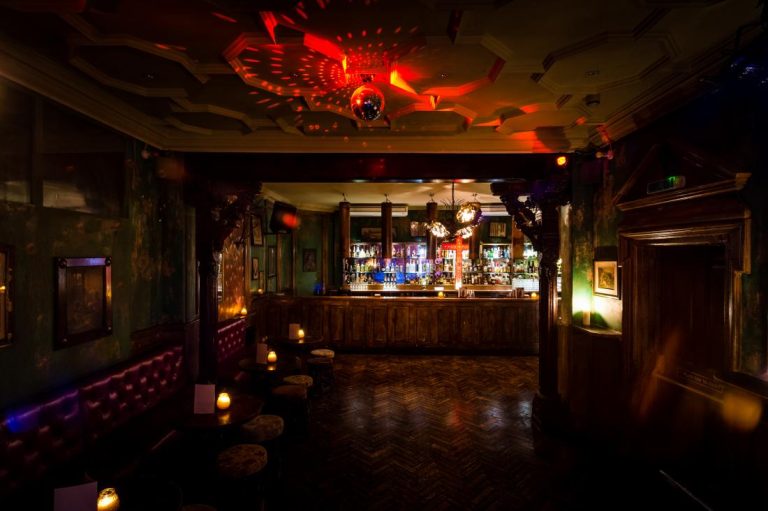 CopyofClubRoomBar2 768x511