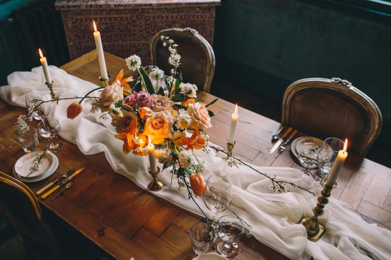 Copyofromantic styled shoot old glamour styled shoot intimate venue styled shoot Cheers Events London Story and Colour Photography illuminated love 19 768x511