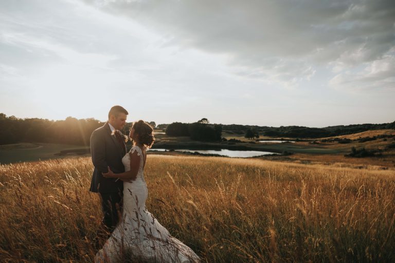 Couplebythelake 768x512