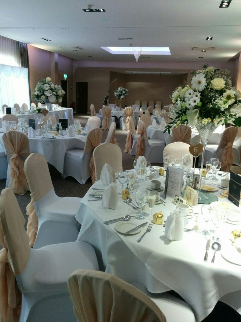 CourtyardSuite WeddingBreakfast7 768x1023