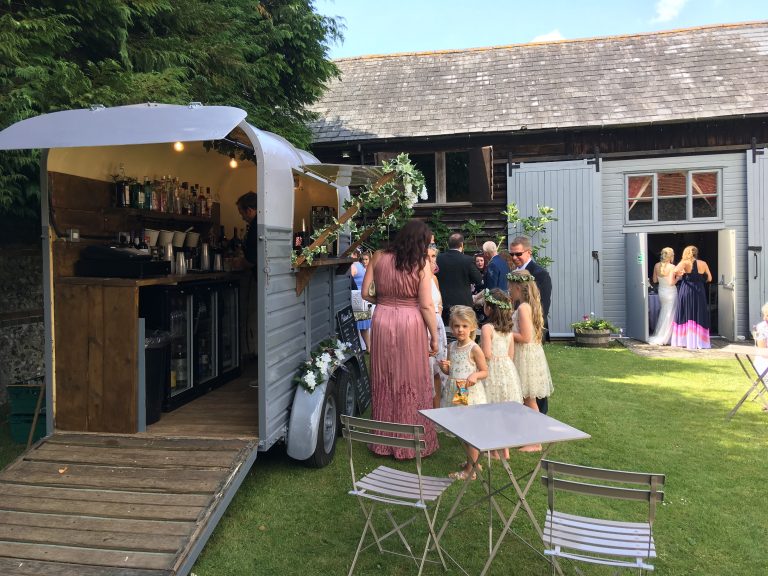 Courtyardhorseboxbar 768x576