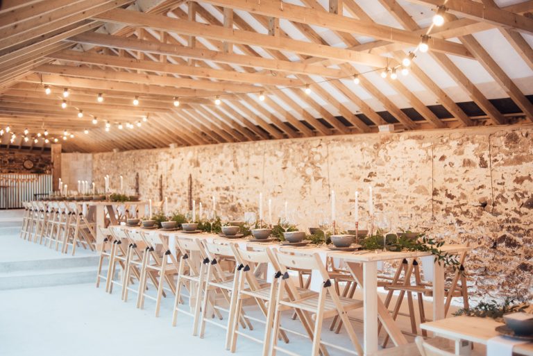 CowyardBarnsetfordinner02LibertyPearlPhotography 323 768x513
