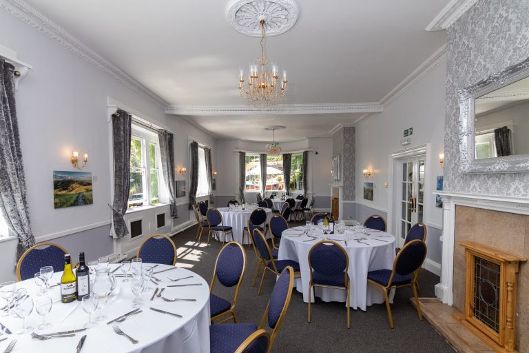 DameLauraKnightSuite8 768x512