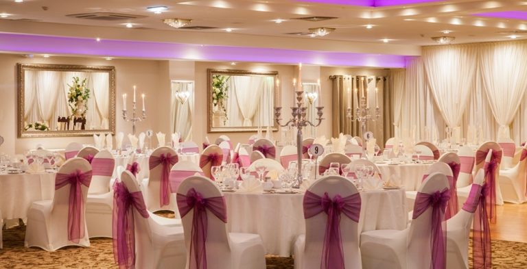 DavisPhotoWeddRoom 003 CROPLIGHT 768x393