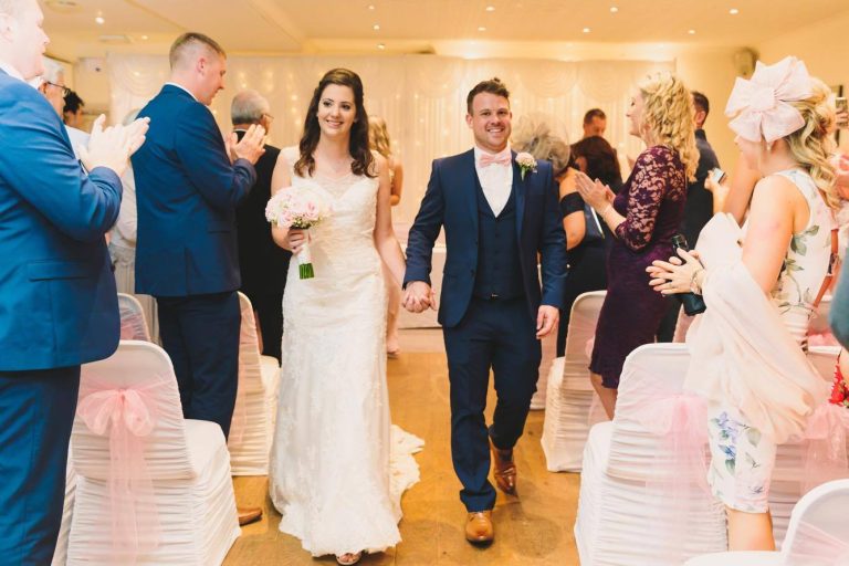 DeanandSarahceremony 768x512