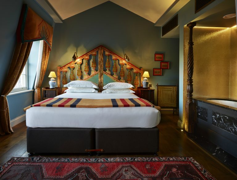 DeluxeRoom11 DarrenChung 768x583