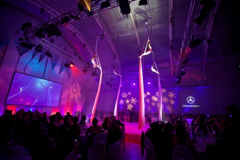 DinnerandAwardsintheLindleyHall RHH17 768x513