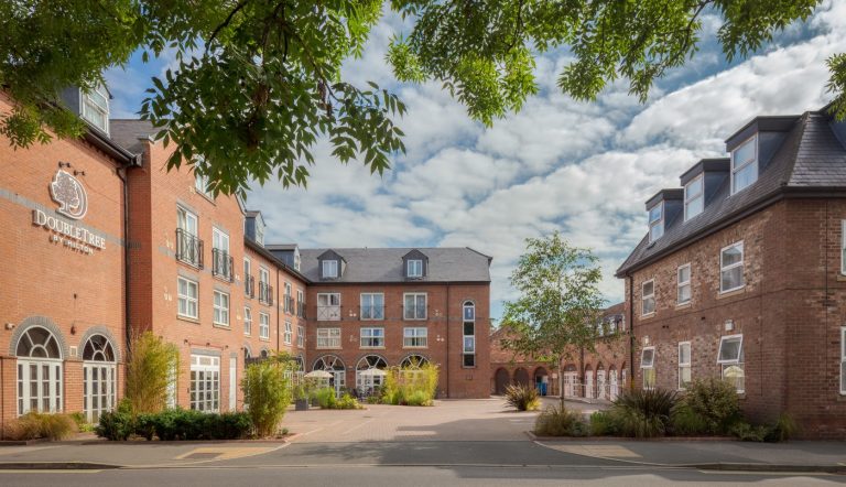 DoubleTree by Hilton York Exterior 2 768x442