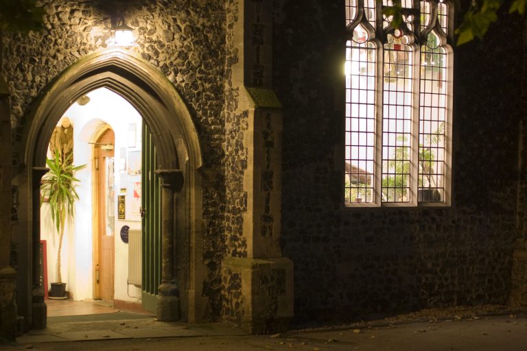 Evening theatre ujktbv 768x512