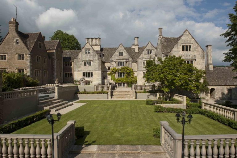 Exteriorshot 768x511