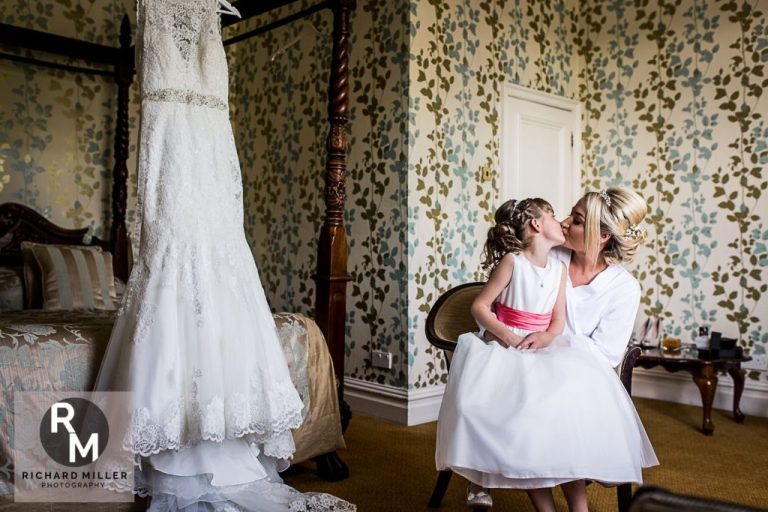FlowerGirlandBrideNorthop 1 768x512