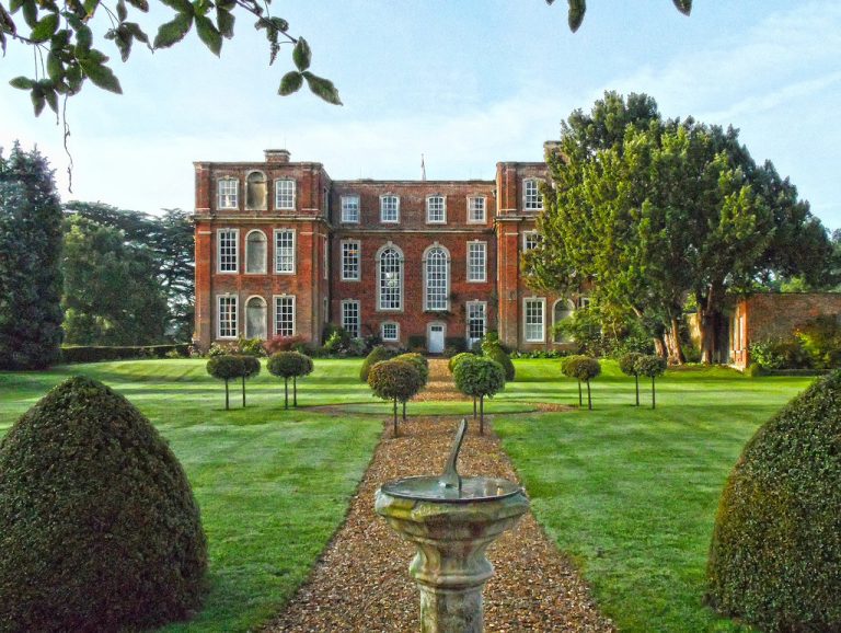Formal garden 2 gdibbq 768x578