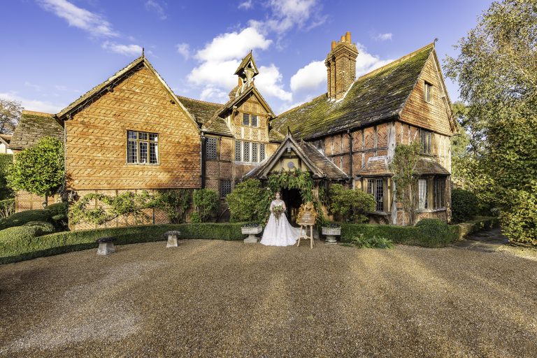 FrontofLangshotManor Autumn 768x512