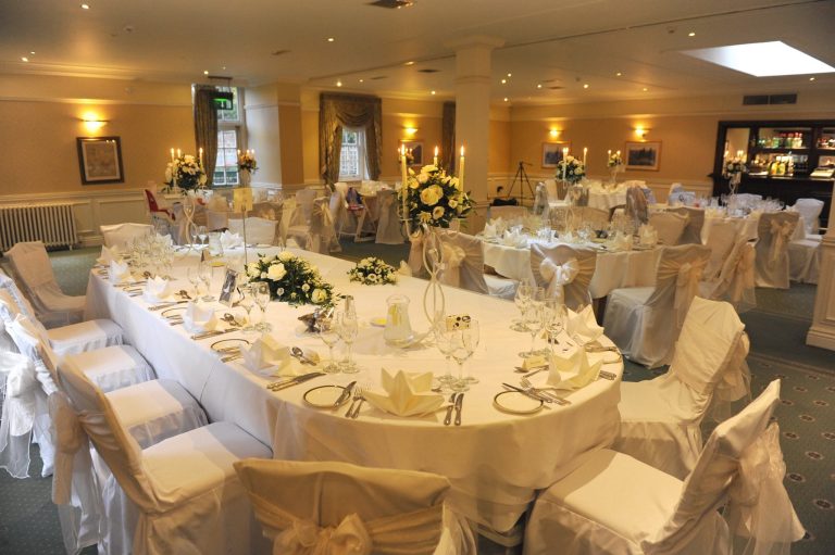 FullRoomwhite 768x511