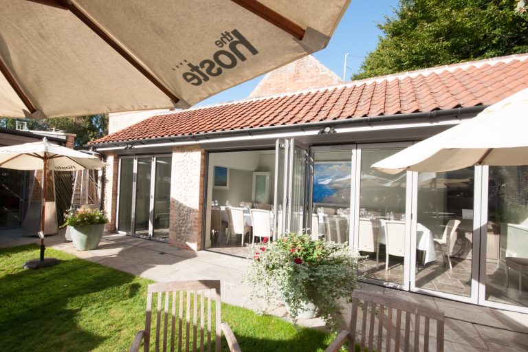 GardenLodgefromoutside2 768x512