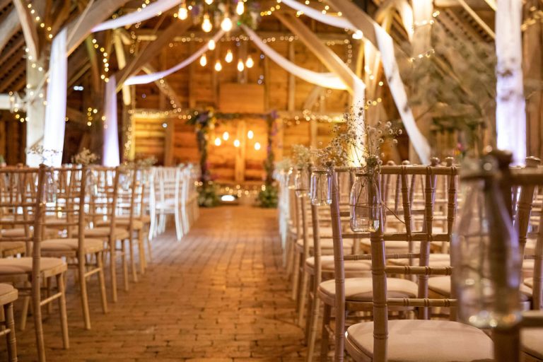 GildingsBarnsWeddingCeremony 768x512