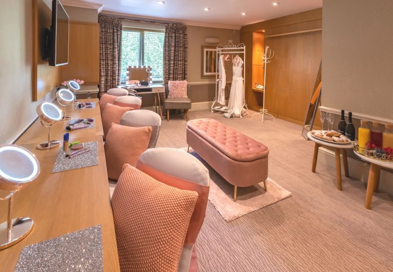 GlamroomHighRes1 768x533
