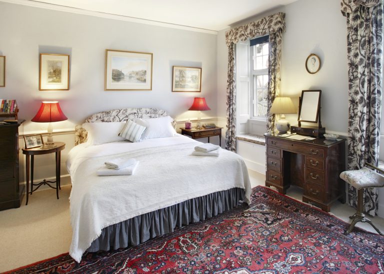 Gwen Farrar 2 768x549