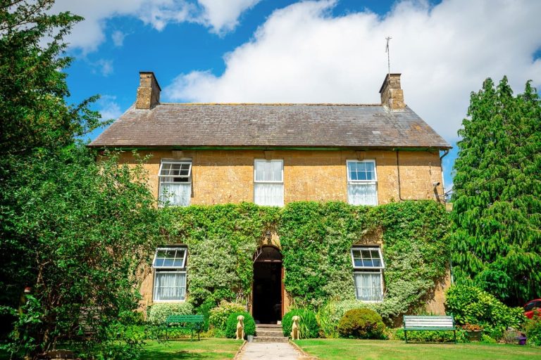 Haselbury Mill Hotel 768x512