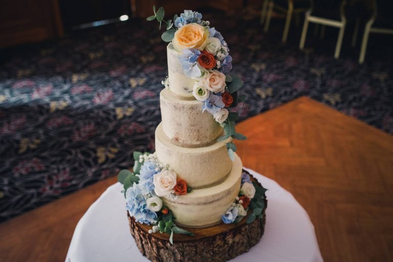 Helen and Pete 42 768x512