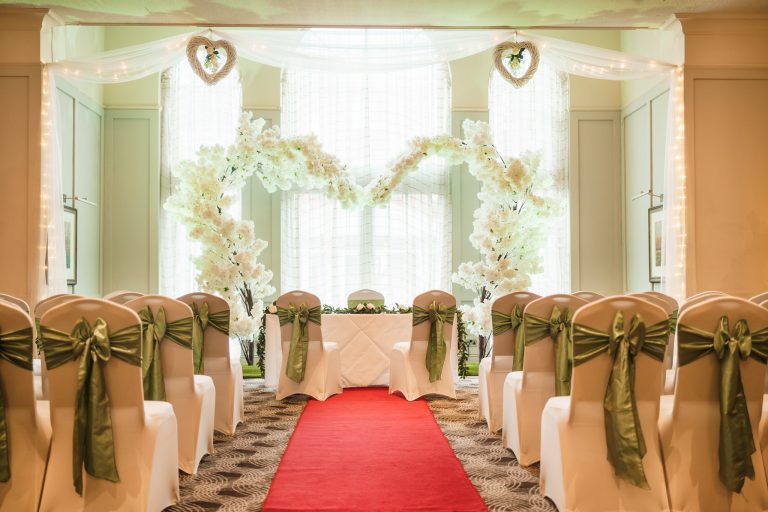 HolidayInn 2 768x512