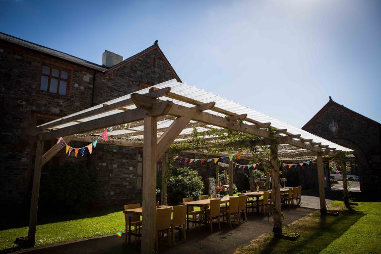 HollyJohn 1085 768x512