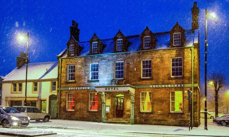 Hotel in the Snow r7dhpn 768x462