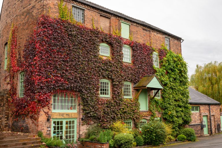 IanHancockPhotography Wedding WeddingPhotography TheMillHotelandRestaurantTheMillatStone  Stone Staffordshire RaychelandRyan009 768x512