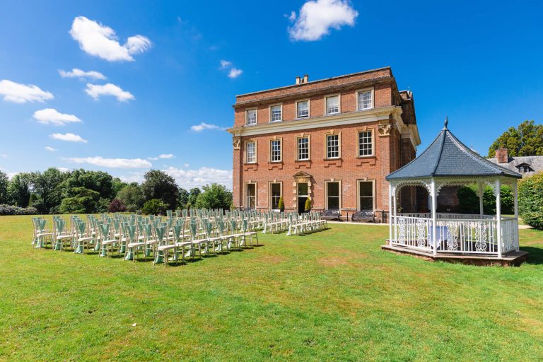 JamesKerriePhotographyBeth Daniel2 768x512