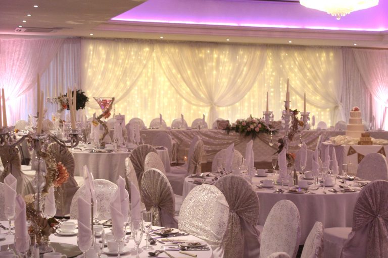 JoanneandDavidWeddingMeal7web 1 768x512