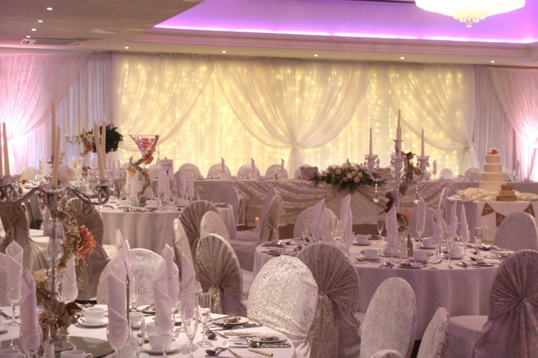 JoanneandDavidWeddingMeal7web scaled 768x512