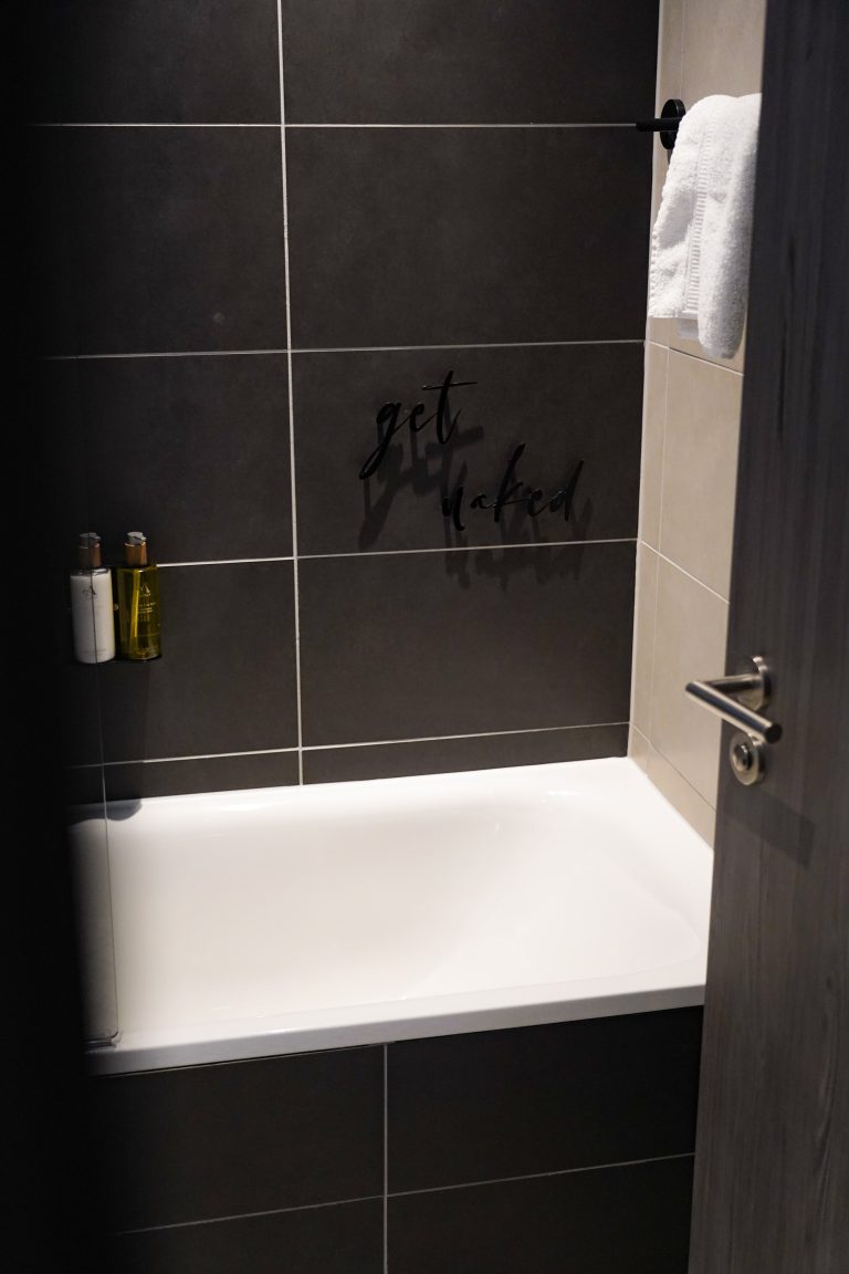 JuniorSuite2 768x1152