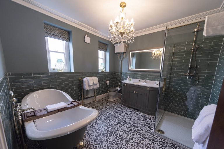 LI22 167 006 768x512