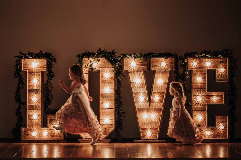 Laura  Dan 0900 768x512