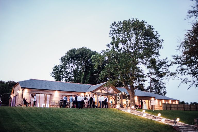 LaurenandGrahamsneakpeekset1 162 768x513